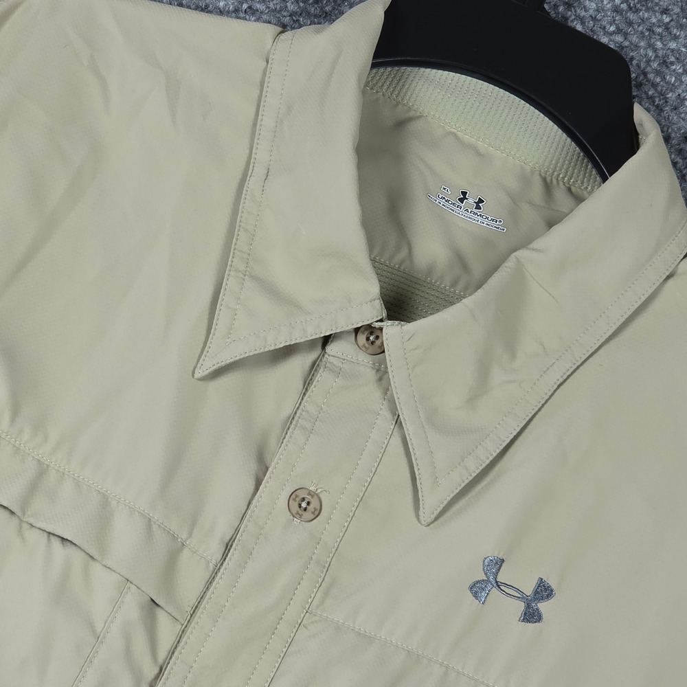 Under Armour Mens‎ XL Tan Short Sleeve Button Up Outdoor Fishing Shirt